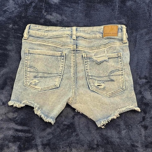 American‎ Eagle size 4 Distressed denim light wash shorts - Picture 4 of 6